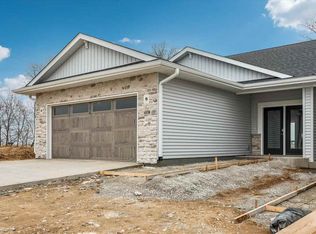 1038 Highland Trl, Solon, IA 52333
