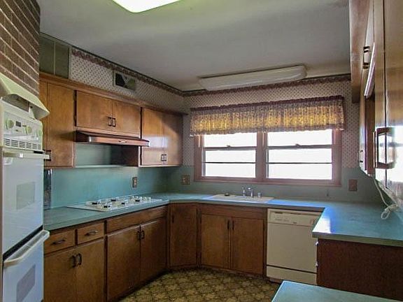 5th image of 3204 43rd St