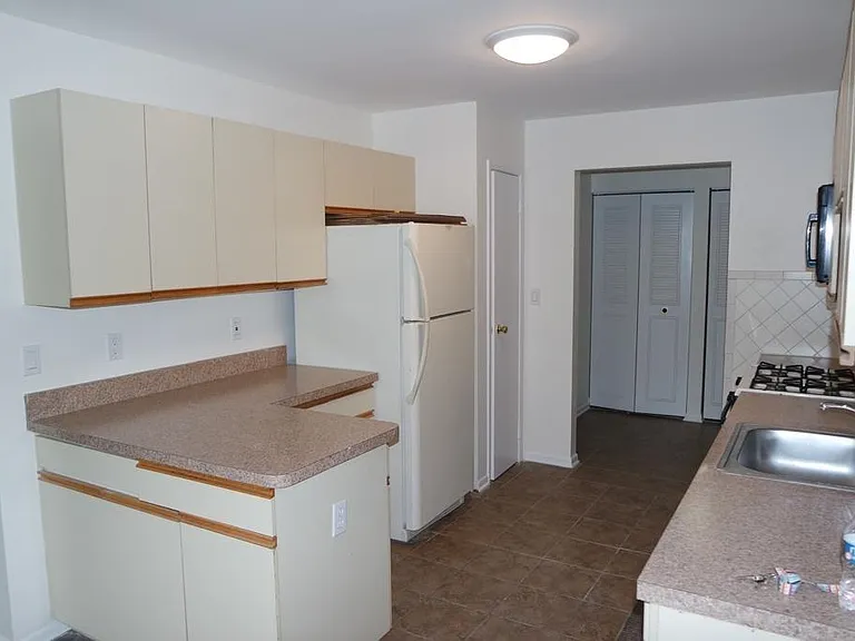 72 Riverview Ct #72 — Photo 5