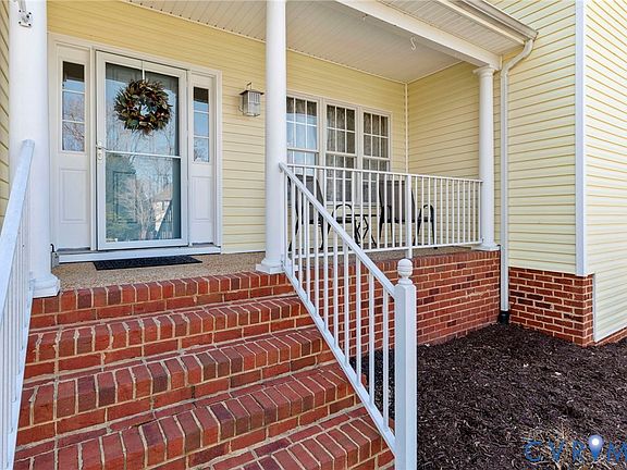 3rd image of 12107 Sunset Point Ct