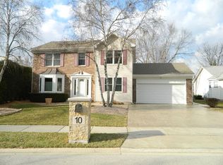 10 Little Creek Ct, Streamwood, IL 60107