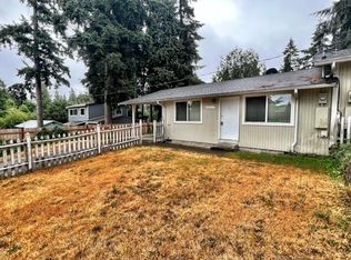 5235 Beach Dr, Bremerton, WA 98312