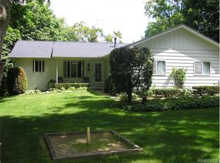 2347 Lakeshore Rd, Applegate, MI 48401