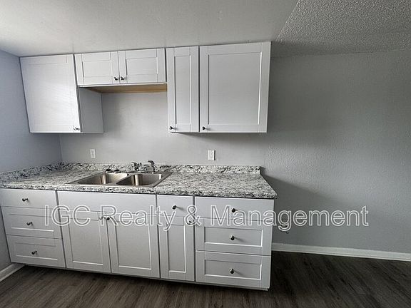 5th image of 1800 South St Unit 105