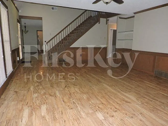 2056 Kingsrow Pkwy — Photo 10