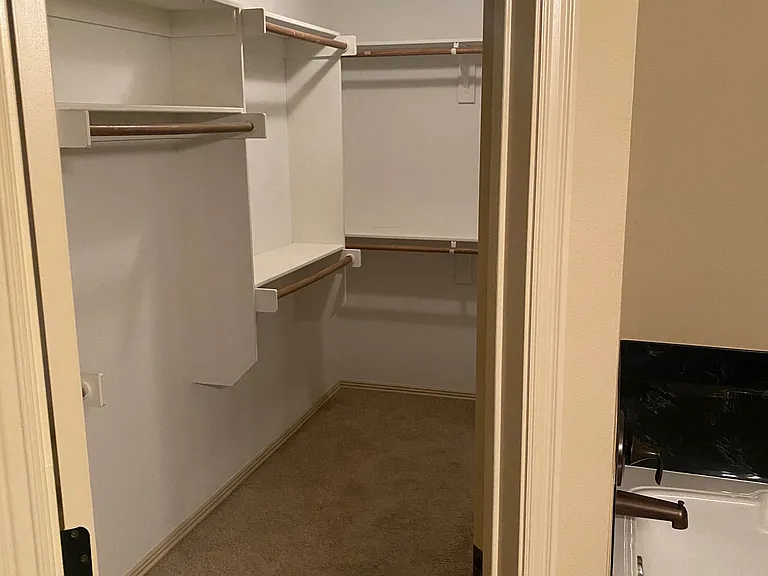 450 Remson Ln — Photo 24