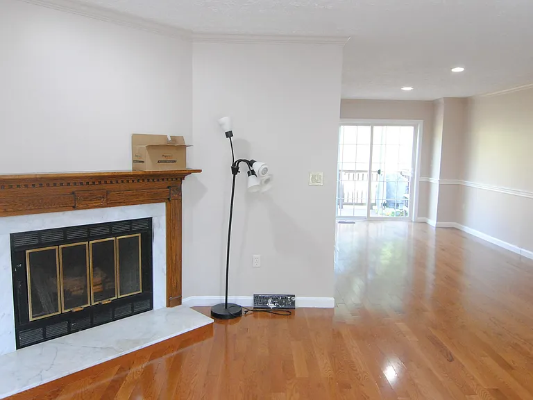 25 Cadogan Way — Photo 5