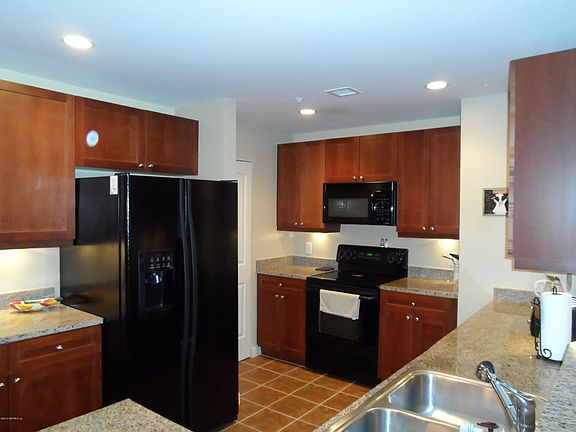 4th image of 955 Registry Blvd Unit 201