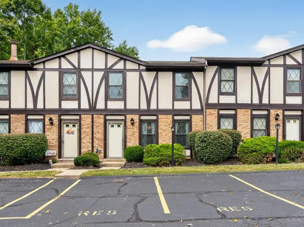 1696 Devils Backbone Rd, Cincinnati, OH 45233