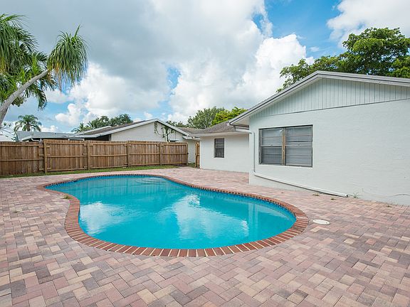 9720 Saddlebrook Dr-29_08262022