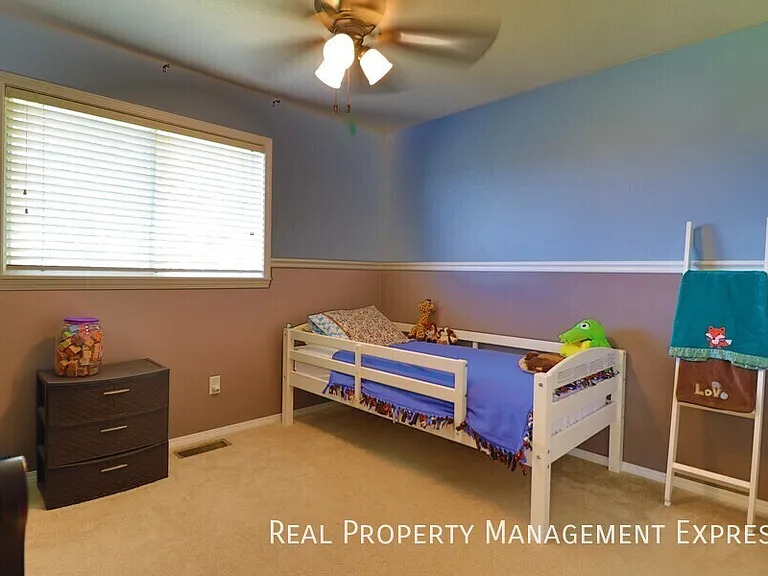 109 N Foss Ave — Photo 16