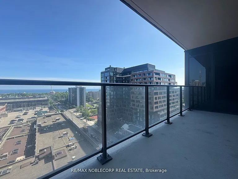 285 Dufferin St #1019 — Photo 17
