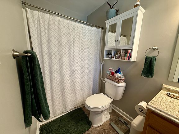 5th image of 1604 Harrill St