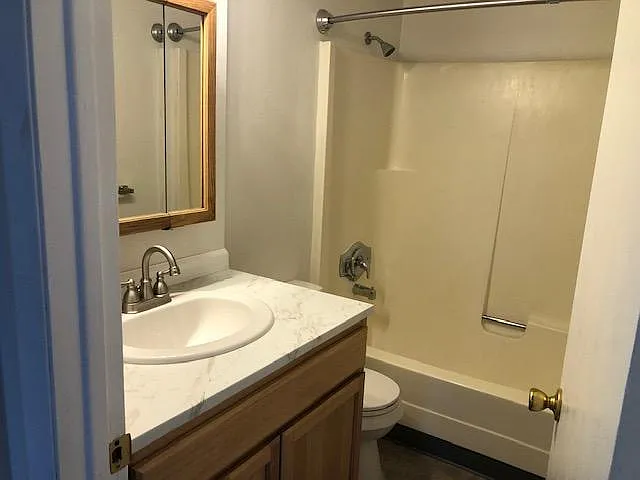 608 S Fiske St — Photo 12
