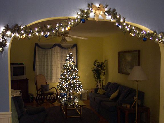 Dinning into living room (Christmas)