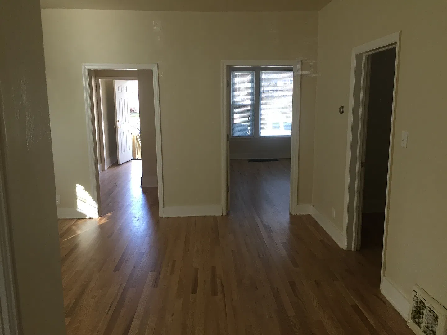 2564 N Humboldt Blvd — Photo 2