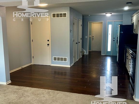 4th image of 9851 N Lewis Ave #0