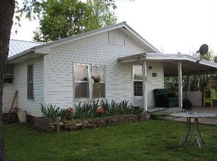 405 Hawkins Ave, Huntsville, AR 72740