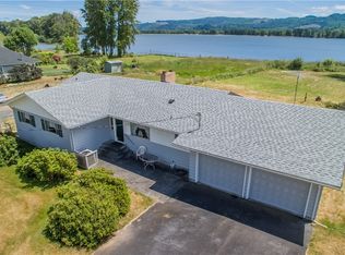 190 E Sunny Sands Rd, Cathlamet, WA 98612