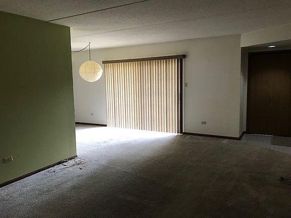 3rd image of 14764 Kenton Ave APT B1n