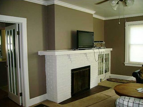 4th image of 701 S Villa Dr