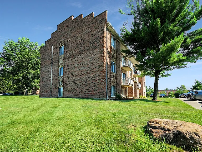 Autumn Hills Apartments — Photo 44
