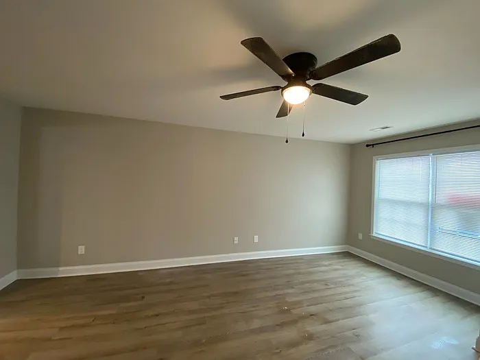 3 bed, 2.5 bath, 1280 sqft, $1,400 — Photo 3