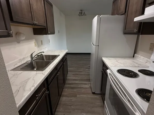 Royal Manor Apartments