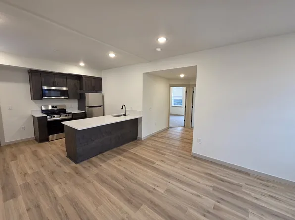 120 E St, Independence, OR