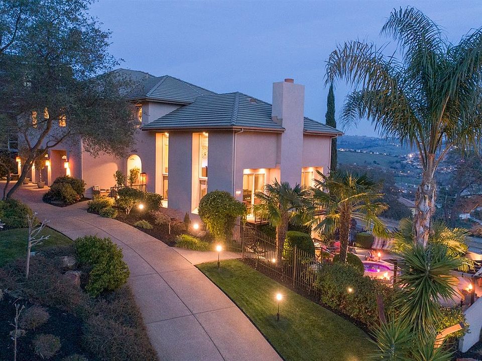 1st image of 3251 Lago Vista Dr