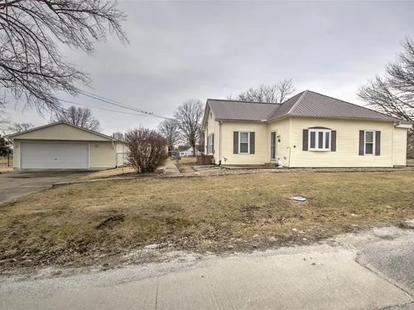 635 Mill St, Mount Zion, IL 62549