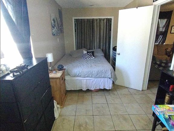 3rd image of 516 S Almendra St