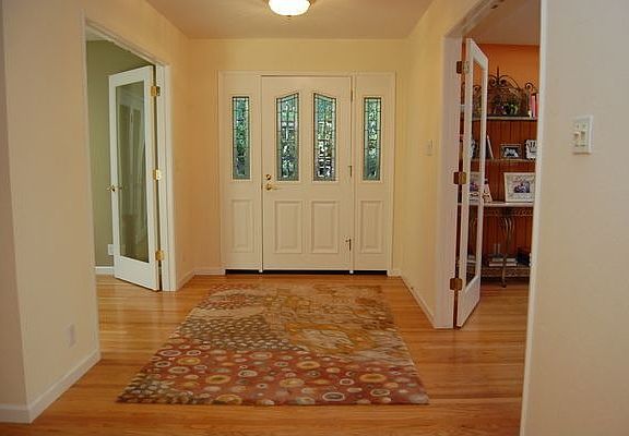 Spacious Entrance