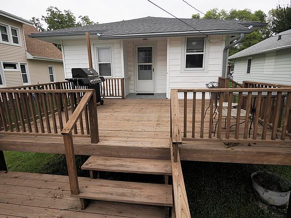 2nd image of 2511 S Lemon St