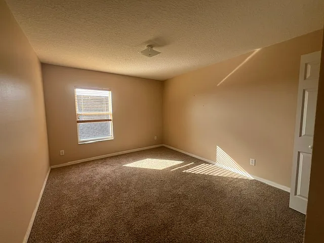 9785 Bennington Chase Dr — Photo 8