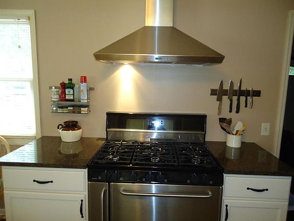 5th image of 103 NE 31st Ave