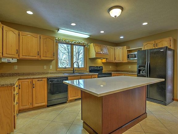 5th image of 246 Highland Hills Dr