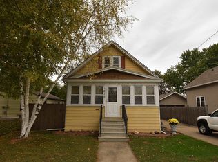 1076 W 10th Ave, Oshkosh, WI 54902