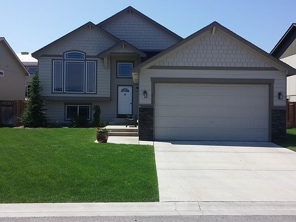 2nd image of 3108 S Lloyd Ln