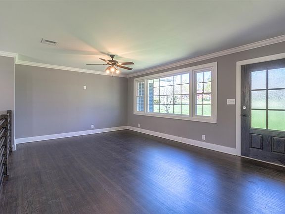4th image of 20 Lacy Ln