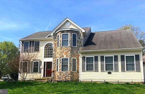 2nd image of 45853 Kingfisher Ct