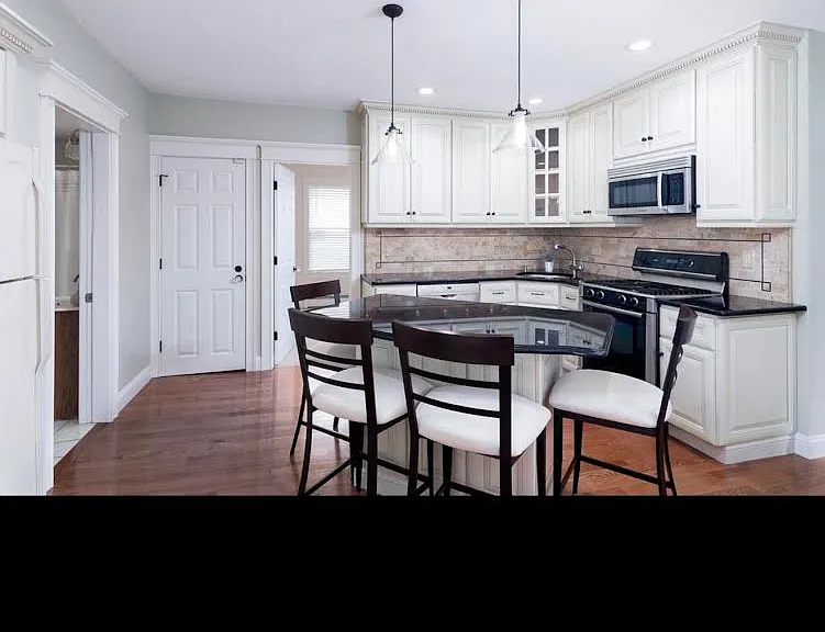 34 Sherbrook Ave #1 — Photo 3