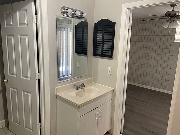 4th image of 3524 NW 21st St #11191648