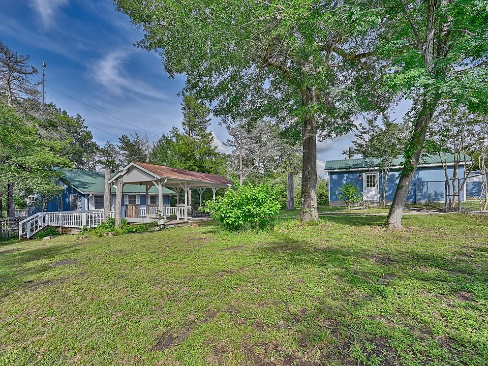 9481 Lake Forest Cir