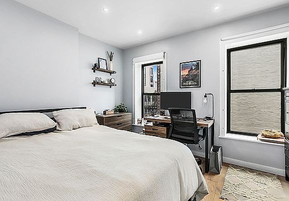 5th image of 486 Carroll St APT 3R