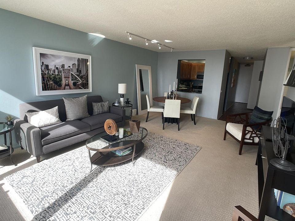 1st image of 235 E Wacker Dr #2207