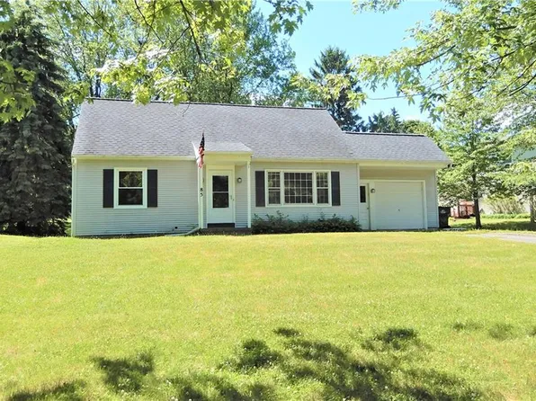 85 Cobblestone Dr, Rochester, NY 14623