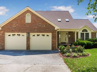 1111 Chadwick Shores Dr, Sneads Ferry, NC 28460