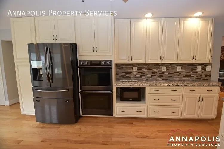 7809 Locust Wood Rd — Photo 4
