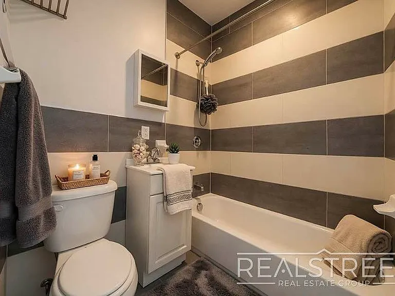 14 Harrison Pl #2R — Photo 5